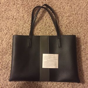 Vince Camuto tote